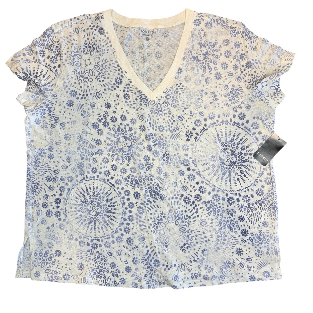 Torrid Heritage Slub V-Neck Tee 00 NWT Mandala Print Relaxed Top